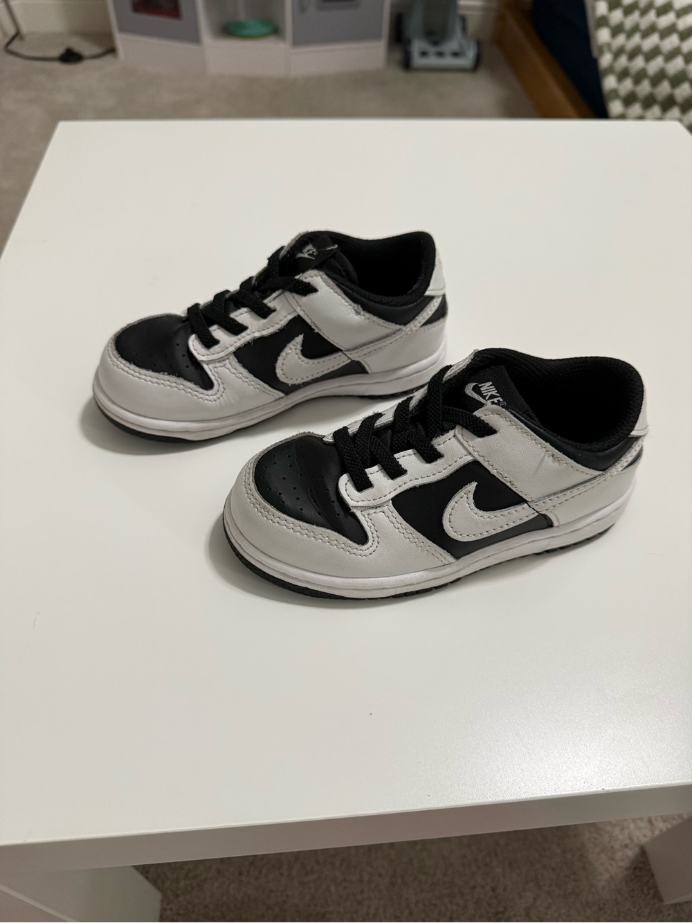 Nike Kids Black and White Low-Top Sneakers with Hook-and-Loop Strap